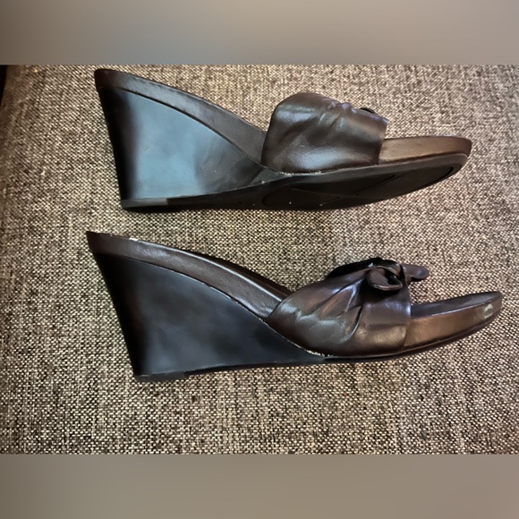 Brown sz 9 Bandolino wedge shoes with cute bow - Picture 2 of 6